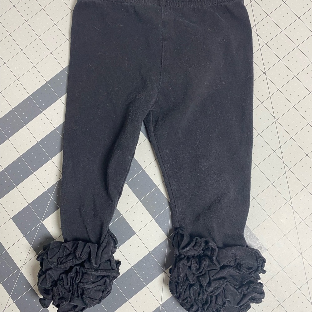 Chic Ruffled Kids Leggings in black